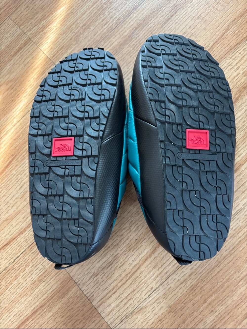 The North Face Womens Thermoball Slippers Size 9 - Picture 6 of 6